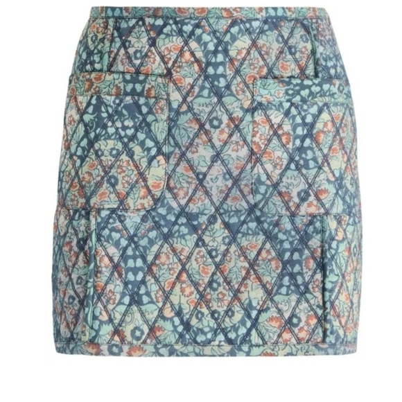 Free People Dresses & Skirts - Free People Darla Quilted Mini Skirt Womens Size 2 A- Line Patch Pockets Floral